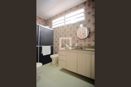 Casa à venda com 149m², 5 quartos e 2 vagasBanheiro 