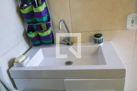Casa de condomínio à venda com 35m², 1 quarto e sem vaga Casa de condomínio à venda com 35m², 1 quarto e sem vagaBanheiro
