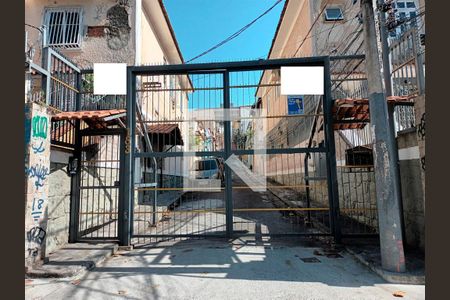 Casa de condomínio à venda com 35m², 1 quarto e sem vaga Casa de condomínio à venda com 35m², 1 quarto e sem vagaFachada