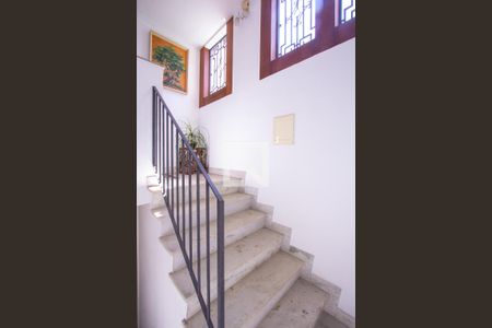 Apartamento à venda com 240m², 3 quartos e 2 vagasEscada