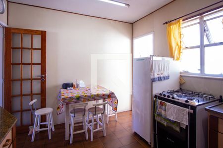 Apartamento à venda com 240m², 3 quartos e 2 vagasCozinha