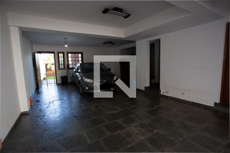 Casa à venda com 400m², 4 quartos e 5 vagas Casa à venda com 400m², 4 quartos e 5 vagasGaragem