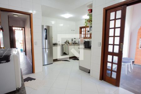 Casa à venda com 400m², 4 quartos e 5 vagas Casa à venda com 400m², 4 quartos e 5 vagasCozinha