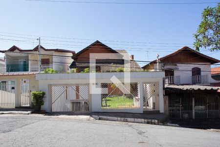 Casa à venda com 400m², 4 quartos e 5 vagas Casa à venda com 400m², 4 quartos e 5 vagasFACHADA