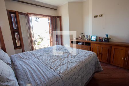 Casa à venda com 400m², 4 quartos e 5 vagas Casa à venda com 400m², 4 quartos e 5 vagasQuarto Suíte