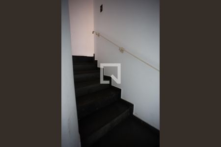 Casa à venda com 400m², 4 quartos e 5 vagas Casa à venda com 400m², 4 quartos e 5 vagasEscada