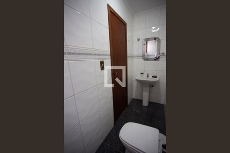 Casa à venda com 400m², 4 quartos e 5 vagas Casa à venda com 400m², 4 quartos e 5 vagasBANHEIRO 3