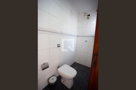 Casa à venda com 400m², 4 quartos e 5 vagas Casa à venda com 400m², 4 quartos e 5 vagasBANHEIRO 3