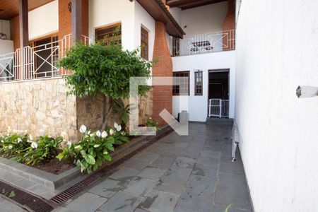 Casa à venda com 400m², 4 quartos e 5 vagas Casa à venda com 400m², 4 quartos e 5 vagasÁrea externa