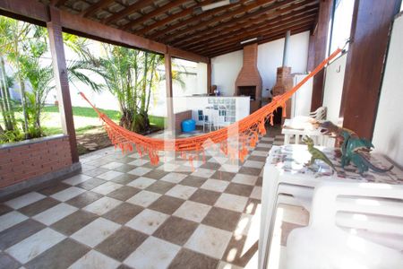 Casa à venda com 400m², 4 quartos e 5 vagas Casa à venda com 400m², 4 quartos e 5 vagasSALÃO EXTERNO E CHURRASQUEIRA