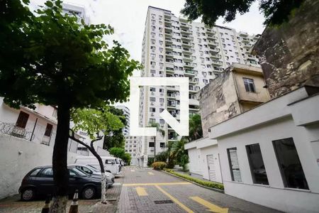 Apartamento à venda com 58m², 2 quartos e 1 vaga Apartamento à venda com 58m², 2 quartos e 1 vagaFachada