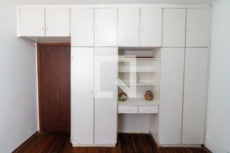 Casa à venda com 101m², 3 quartos e 1 vagaQuarto 2 - Armários