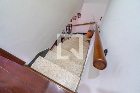 Casa à venda com 101m², 3 quartos e 1 vagaEscada