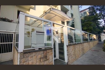 Apartamento à venda com 254m², 3 quartos e 2 vagasFachada + Plaquinha