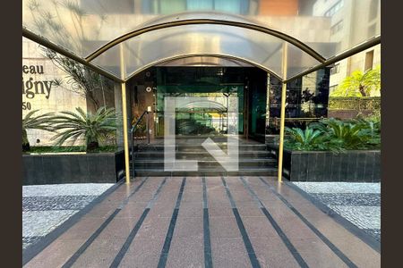 Apartamento à venda com 240m², 4 quartos e 3 vagasFachada