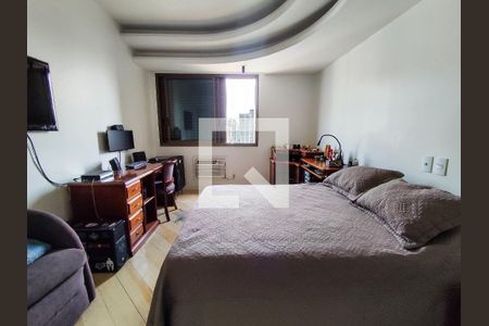 Apartamento à venda com 240m², 4 quartos e 3 vagasSuíte 1