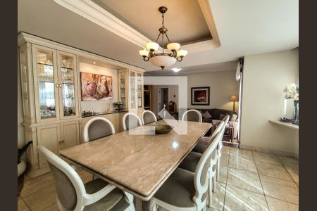 Apartamento à venda com 240m², 4 quartos e 3 vagasSala