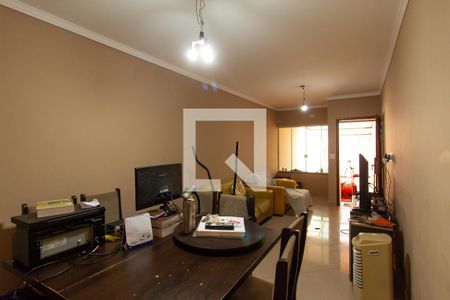 Casa à venda com 153m², 3 quartos e 2 vagasSala