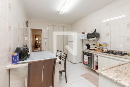 Casa à venda com 220m², 4 quartos e 1 vaga Casa à venda com 220m², 4 quartos e 1 vagaCozinha