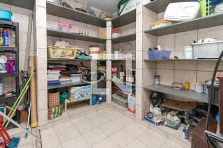 Casa à venda com 220m², 4 quartos e 1 vaga Casa à venda com 220m², 4 quartos e 1 vagaQuarto de Serviço