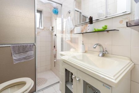 Casa à venda com 220m², 4 quartos e 1 vaga Casa à venda com 220m², 4 quartos e 1 vagaBanheiro da Suíte