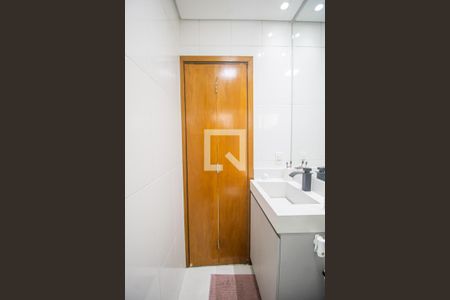Banheiro de apartamento para alugar com 2 quartos, 50m² em Vila Nivi, São Paulo