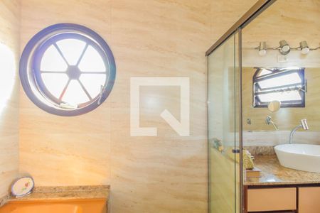 Casa à venda com 200m², 4 quartos e 2 vagasBanheiro da Suíte