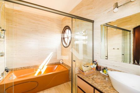 Casa à venda com 200m², 4 quartos e 2 vagasBanheiro da Suíte