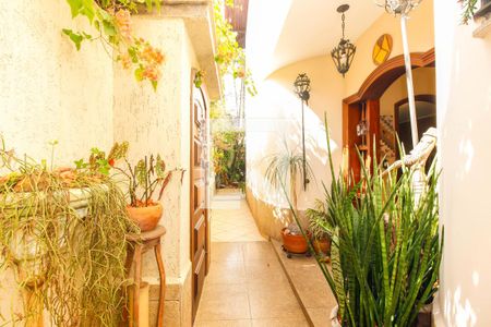 Casa à venda com 200m², 4 quartos e 2 vagasCorredor