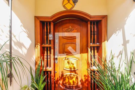 Casa à venda com 200m², 4 quartos e 2 vagasEntrada da Casa