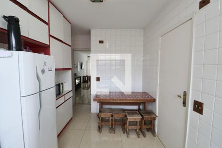 Apartamento para alugar com 130m², 4 quartos e 1 vaga Apartamento para alugar com 130m², 4 quartos e 1 vagaCozinha