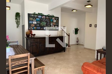 Casa à venda com 5 quartos, 248m² em Santo Amaro, São Paulo