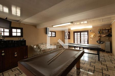 Casa à venda com 440m², 3 quartos e 3 vagas Casa à venda com 440m², 3 quartos e 3 vagasÁrea externa