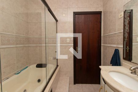 Casa à venda com 440m², 3 quartos e 3 vagas Casa à venda com 440m², 3 quartos e 3 vagasBanheiro Social