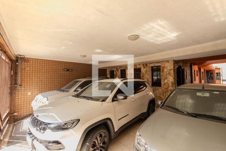 Casa à venda com 440m², 3 quartos e 3 vagas Casa à venda com 440m², 3 quartos e 3 vagasGaragem