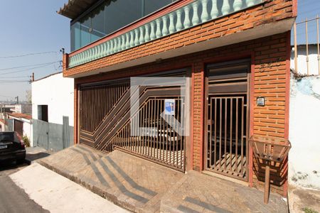 Casa à venda com 440m², 3 quartos e 3 vagas Casa à venda com 440m², 3 quartos e 3 vagasFachada