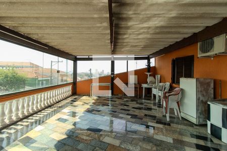 Casa à venda com 440m², 3 quartos e 3 vagas Casa à venda com 440m², 3 quartos e 3 vagasÁrea externa