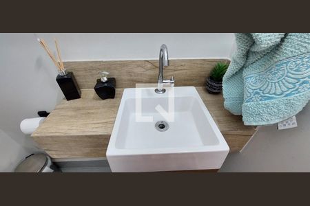 Casa à venda com 147m², 2 quartos e 2 vagas Casa à venda com 147m², 2 quartos e 2 vagasLavabo