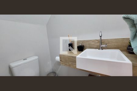 Casa à venda com 147m², 2 quartos e 2 vagas Casa à venda com 147m², 2 quartos e 2 vagasLavabo