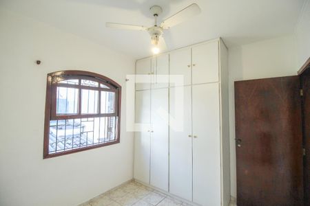 Casa à venda com 290m², 3 quartos e 2 vagas Casa à venda com 290m², 3 quartos e 2 vagasQuarto 3