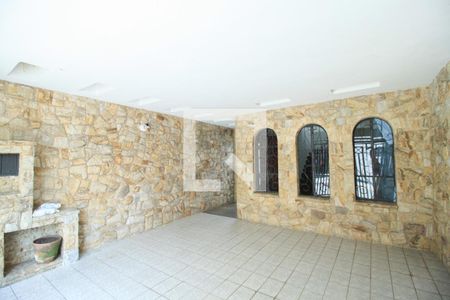 Casa à venda com 290m², 3 quartos e 2 vagas Casa à venda com 290m², 3 quartos e 2 vagasÁrea Externa