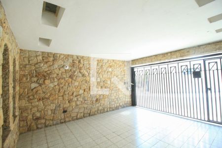 Casa à venda com 290m², 3 quartos e 2 vagas Casa à venda com 290m², 3 quartos e 2 vagasÁrea Externa