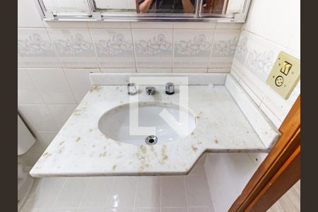 Casa à venda com 181m², 3 quartos e 2 vagas Casa à venda com 181m², 3 quartos e 2 vagasBanheiro