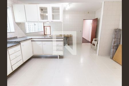 Casa à venda com 181m², 3 quartos e 2 vagas Casa à venda com 181m², 3 quartos e 2 vagasCozinha