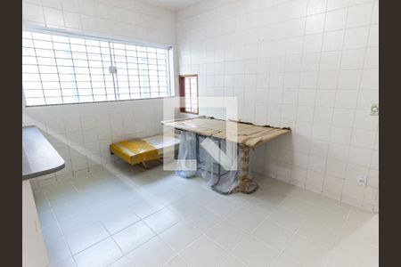Casa à venda com 181m², 3 quartos e 2 vagas Casa à venda com 181m², 3 quartos e 2 vagasCozinha