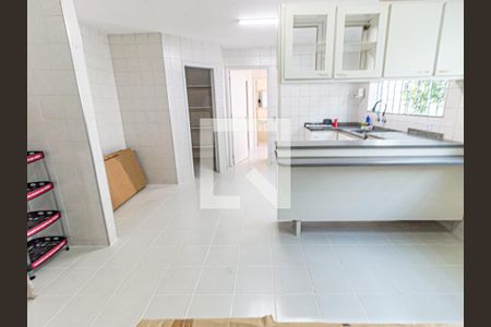 Casa à venda com 181m², 3 quartos e 2 vagas Casa à venda com 181m², 3 quartos e 2 vagasCozinha