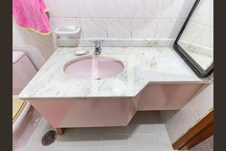 Casa à venda com 181m², 3 quartos e 2 vagas Casa à venda com 181m², 3 quartos e 2 vagasLavabo