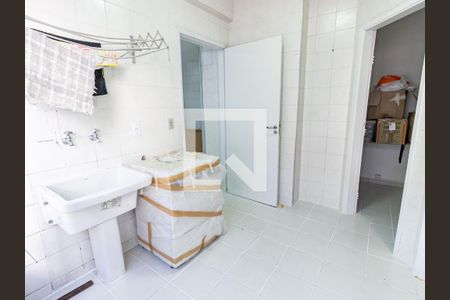 Casa à venda com 181m², 3 quartos e 2 vagas Casa à venda com 181m², 3 quartos e 2 vagasÁrea de Serviço