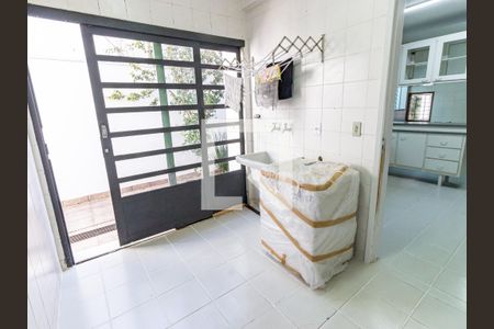 Casa à venda com 181m², 3 quartos e 2 vagas Casa à venda com 181m², 3 quartos e 2 vagasÁrea de Serviço