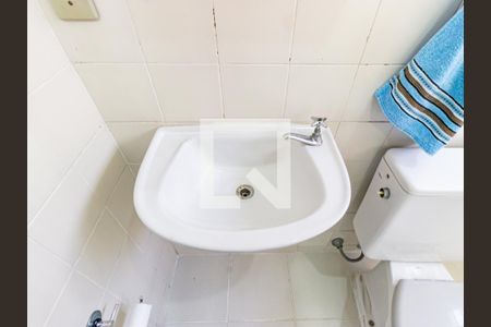 Casa à venda com 181m², 3 quartos e 2 vagas Casa à venda com 181m², 3 quartos e 2 vagasBanheiro de serviço